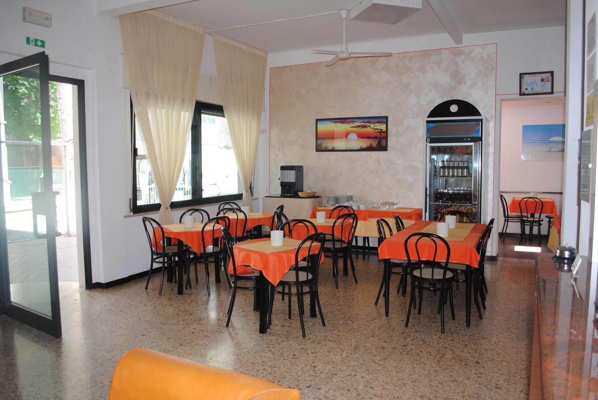 Hotel Pigalle Rimini Zewnętrze zdjęcie