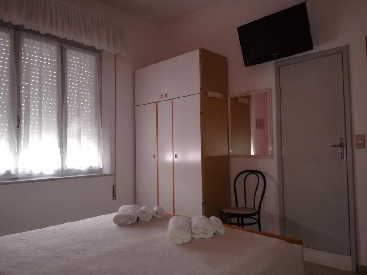 Hotel Pigalle Rimini Zewnętrze zdjęcie